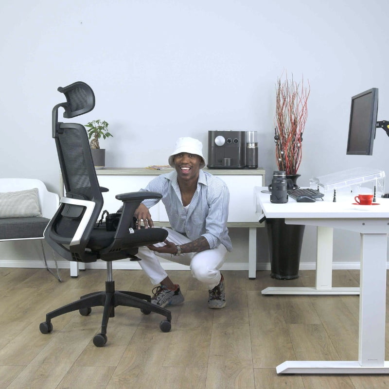 Keith explaining how firm the Capri seat is