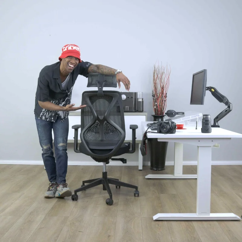 Keith showing Lelia chair back support