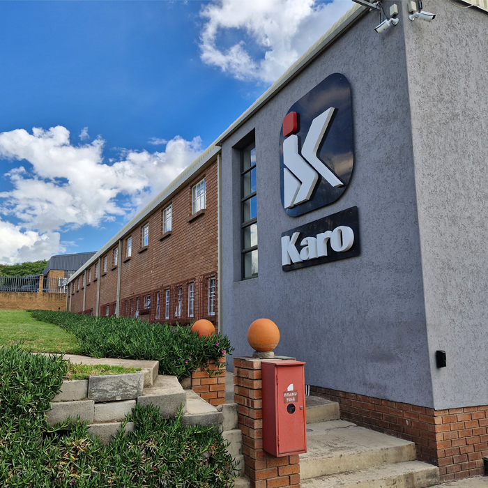 karo showroom for office chairs and standing desks in Spartan